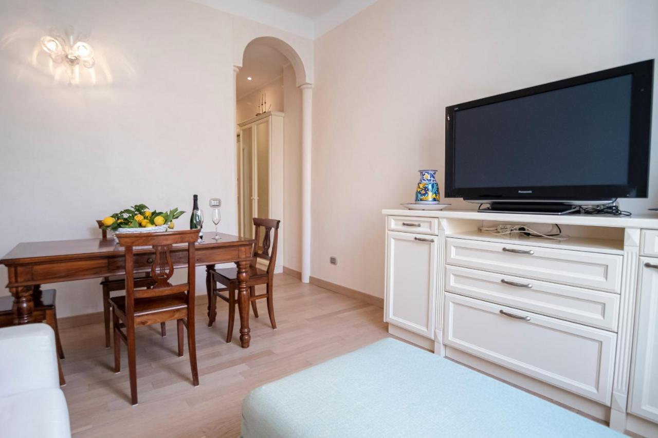 Noliday Suite Riviera Luxury Sea Flat Exterior foto